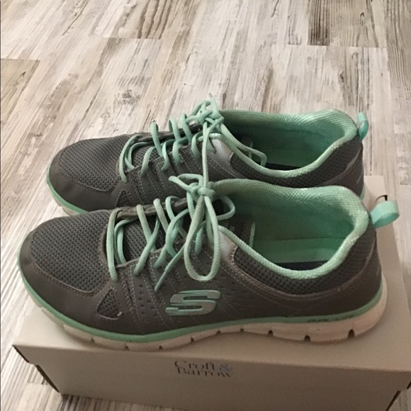 Skechers air cooled lite weight sneaker size 10 - Picture 4 of 12